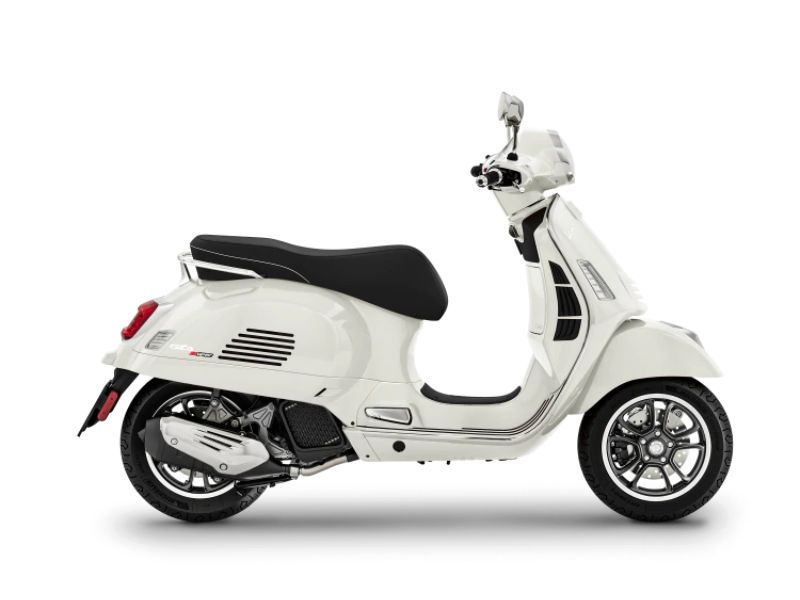 VESPA GTS SUPER 125 (1)